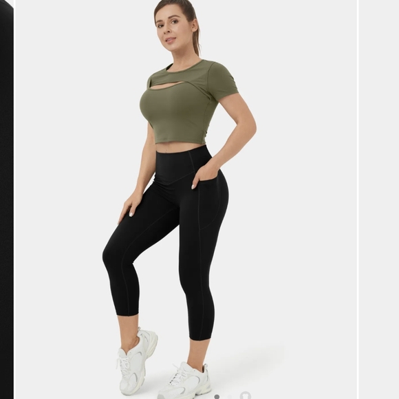 Halara Capri Legging - Picture 1 of 5